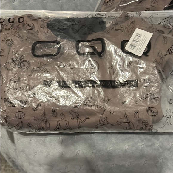 Long Sleeve Tops - Black and Brown - Picture 2 of 2